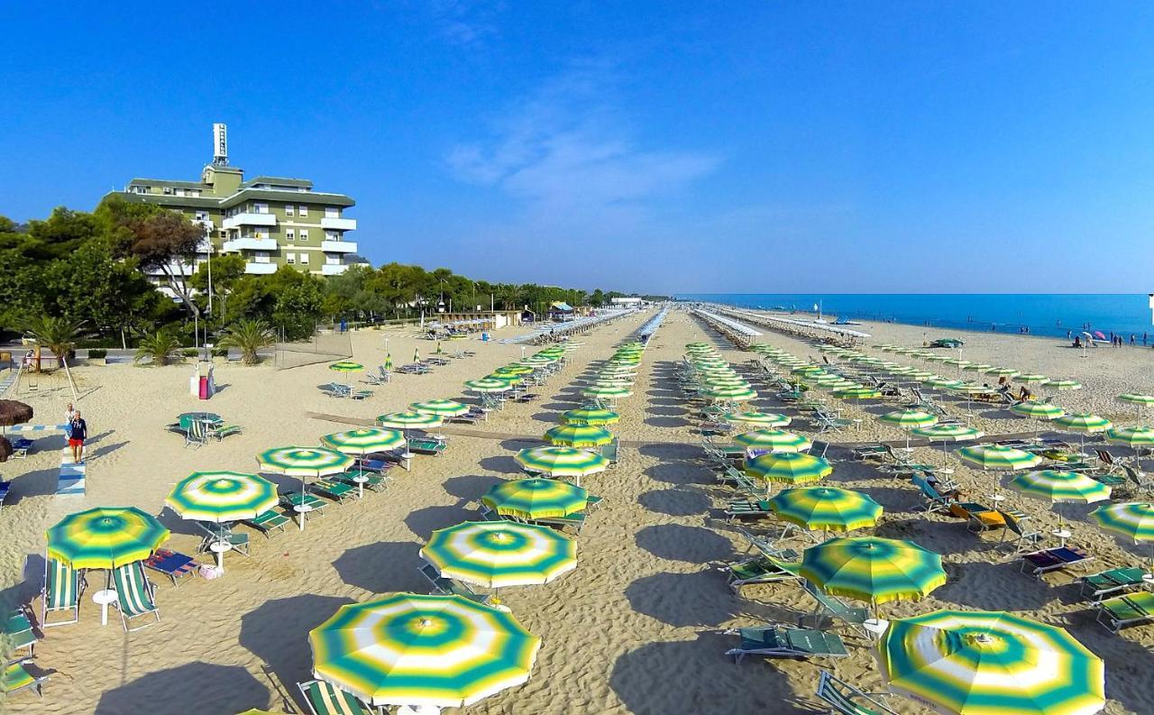 Hotel Smeraldo Giulianova Eksteriør billede