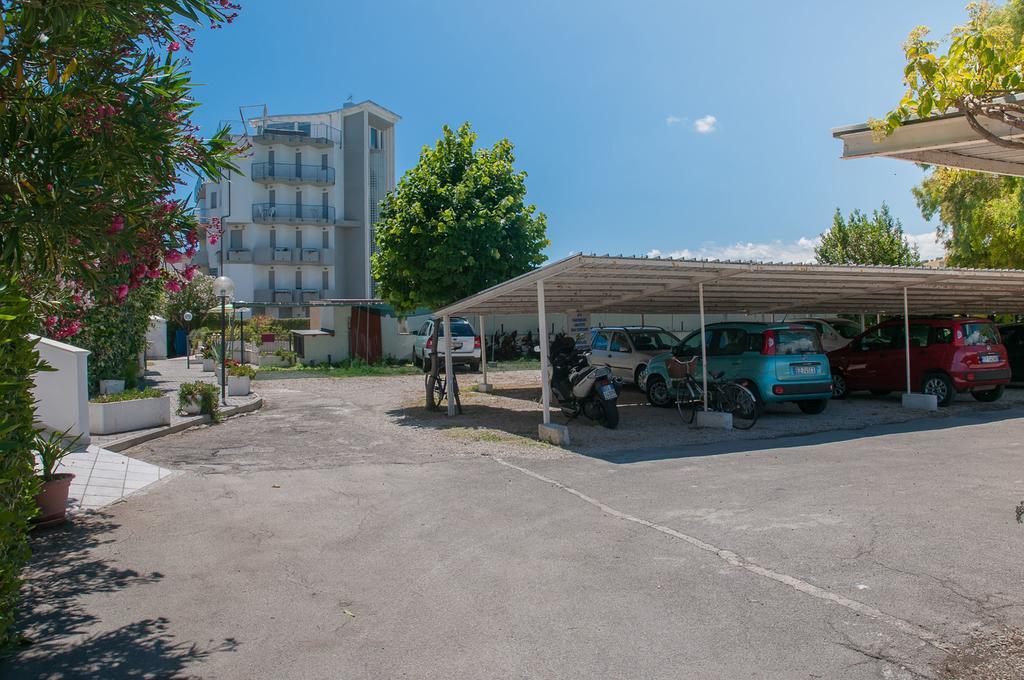 Hotel Smeraldo Giulianova Eksteriør billede