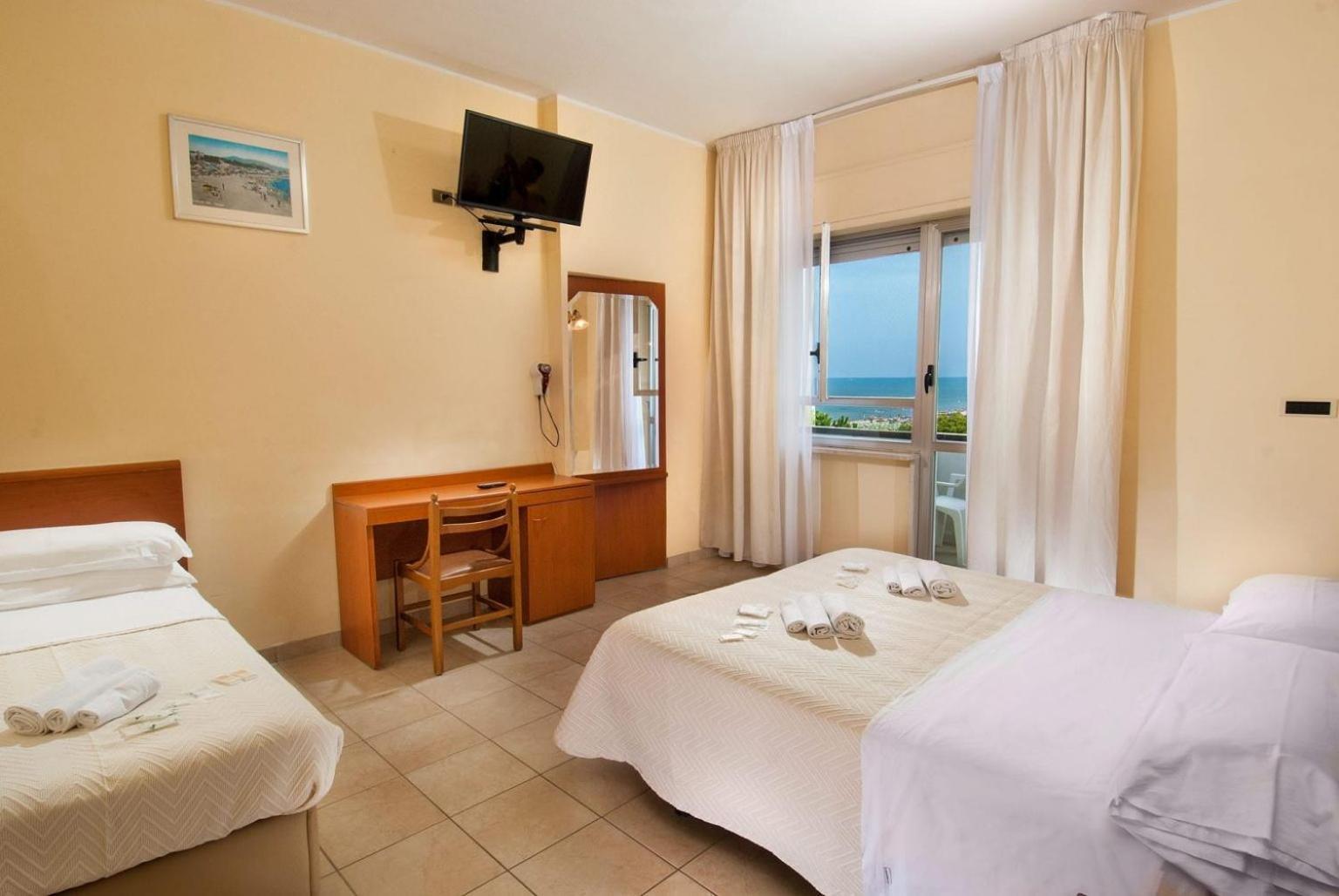 Hotel Smeraldo Giulianova Eksteriør billede